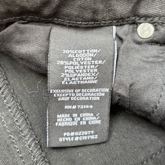 NWT Boom Boom Jeans Mid-Rise Crop Black Embroidered Flower Design Size 7 - Picture 8 of 10